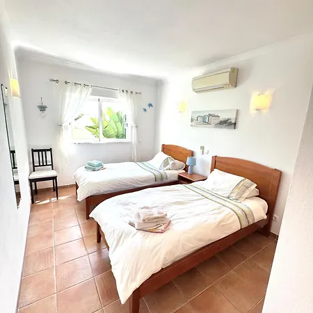 Nathalie A 100m Da Διαμέρισμα Καρβοέιρο