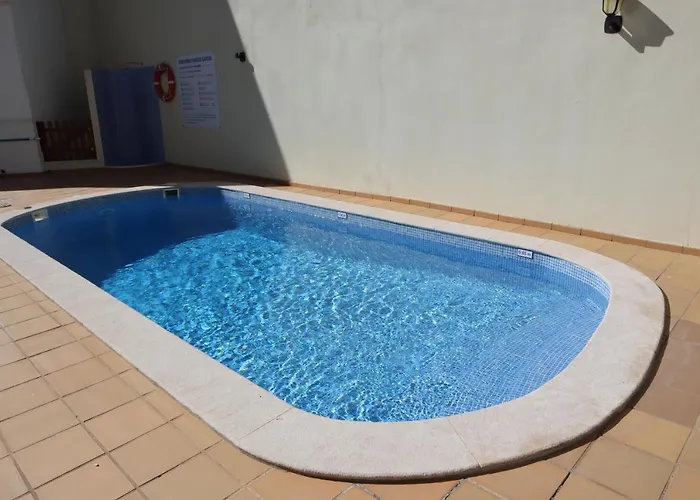 Nathalie A 100m Da Carvoeiro (Lagoa)