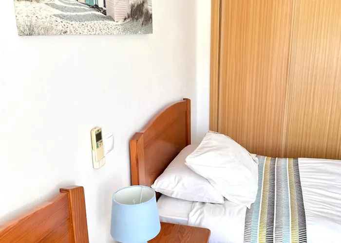 Nathalie A 100m Da * Carvoeiro (Lagoa)