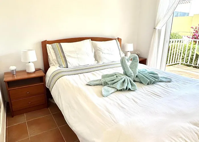 Nathalie A 100m Da * Carvoeiro (Lagoa)